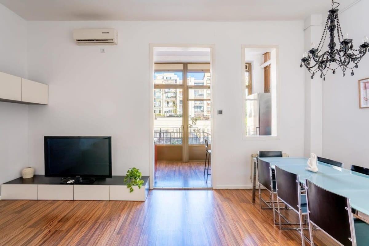 Comfortable And Huge 4bd - 2bth Rambla Catalunya Apartment