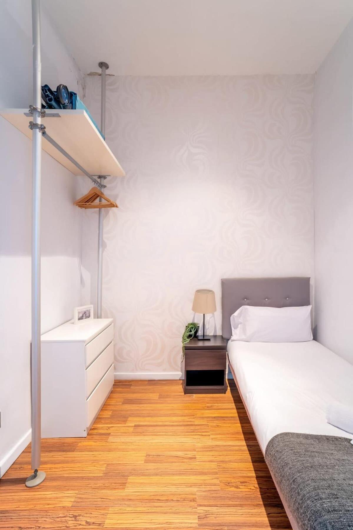 Comfortable And Huge 4bd - 2bth Rambla Catalunya Apartment *