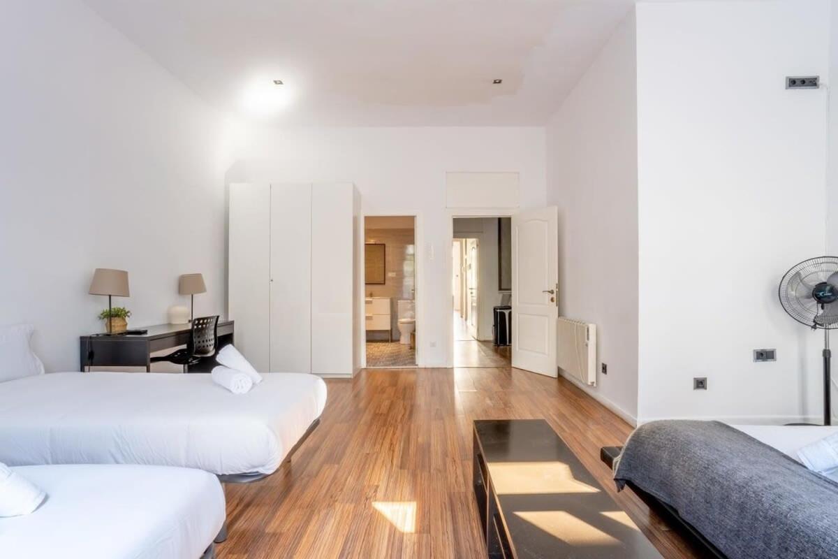 Comfortable And Huge 4bd - 2bth Rambla Catalunya Apartment Barcelona